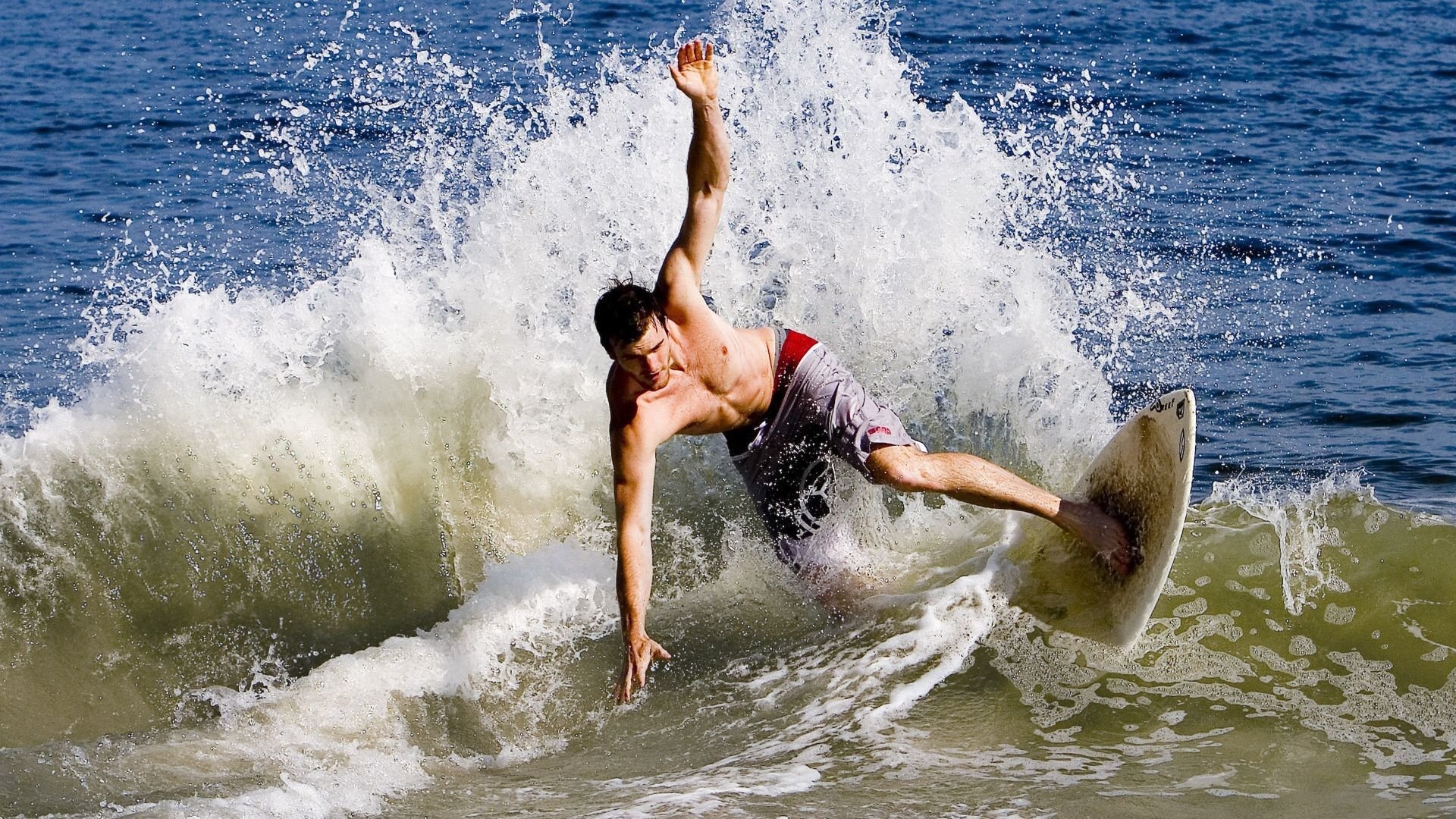 比赛节奏断裂是否影响中场球员判断与站位，球队节奏